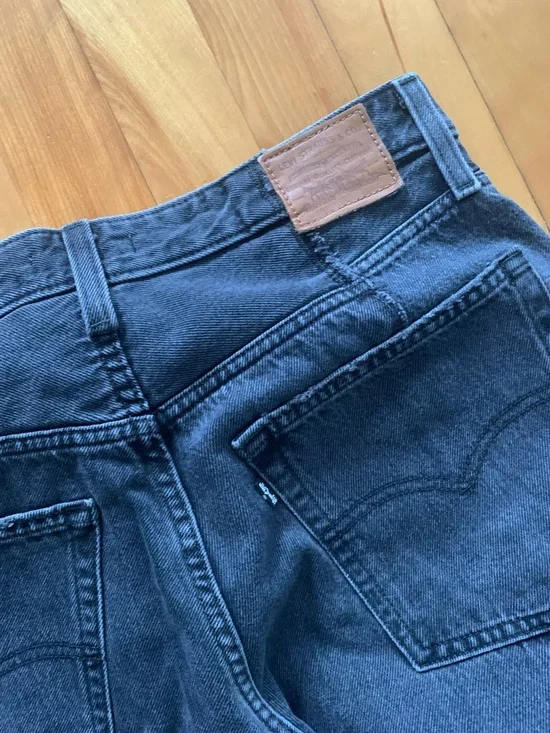 Levi's Wide-Leg Panelled Jeans in Washed Black - Picture 5 of 16